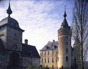 1b7d923bec28dde2010702077cb8745c--castle-parts-axel-vervoordt