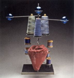 d351c7bb9255e27f8e17d8498f0c0a97--louise-bourgeois-contemporary-sculpture