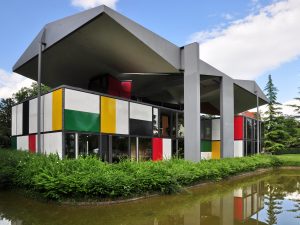 Centre_Le_Corbusier_2011-06-18_18-11-02_ShiftN