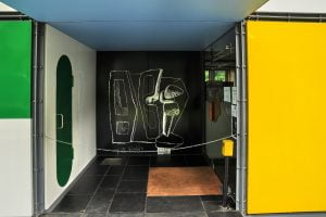 Centre_Le_Corbusier_2011-07-12_17-53-50_ShiftN