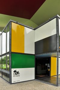 Centre_Le_Corbusier_2011-07-12_17-54-18_ShiftN