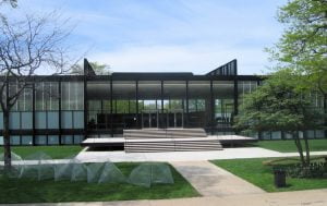 Crown_Hall_Entrance_060514
