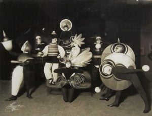 Oskas Schlemmer_Bauhaus costume_6