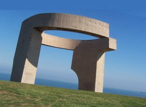 Jugando con Chillida para milartienda.com